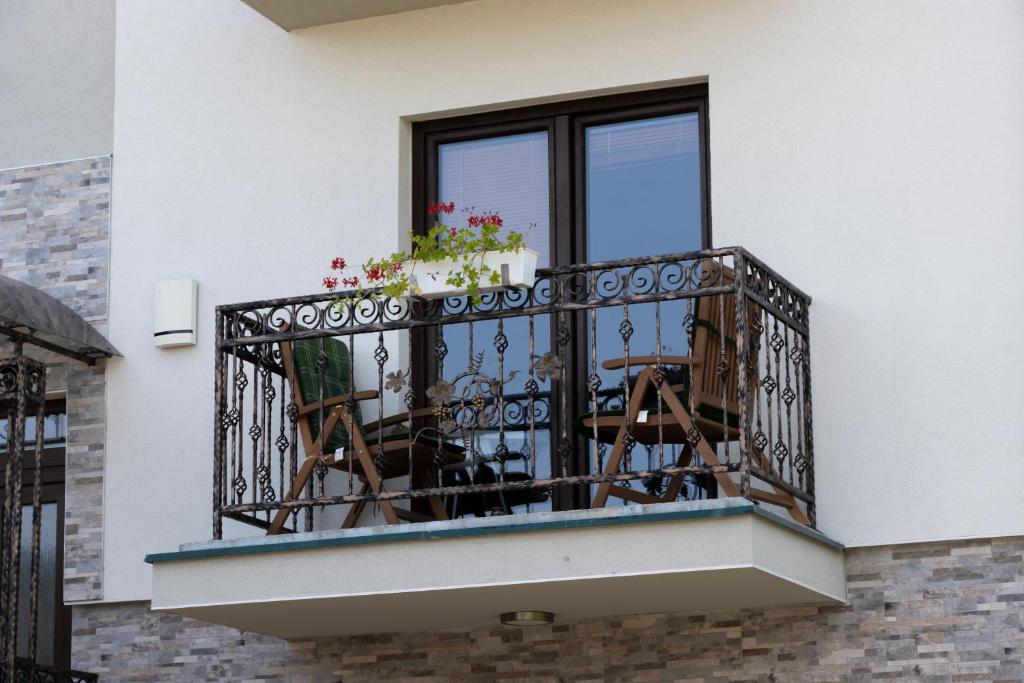 Balkón nebo terasa v ubytování Rezort Via Vitis