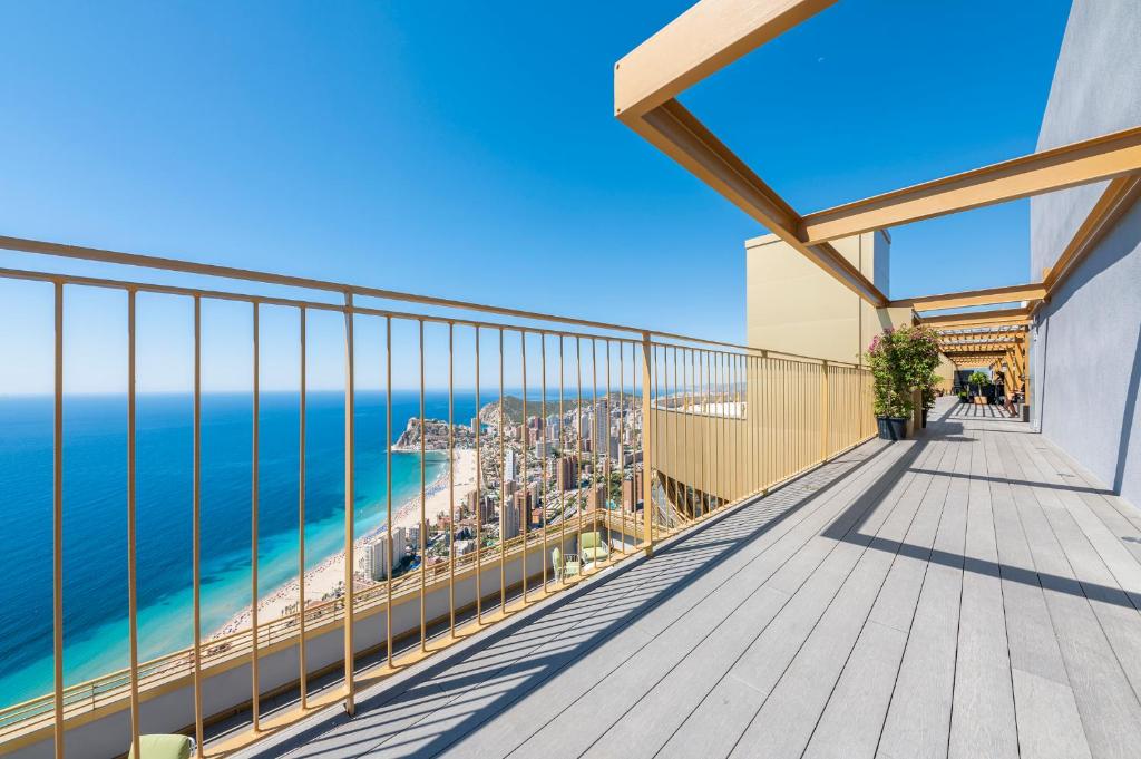 Intempo Sky Apartments con terraza privada y vistas al mar ...