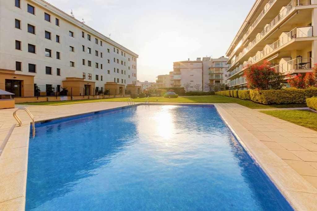 The swimming pool at or close to Jouvacations apartamento Joanot