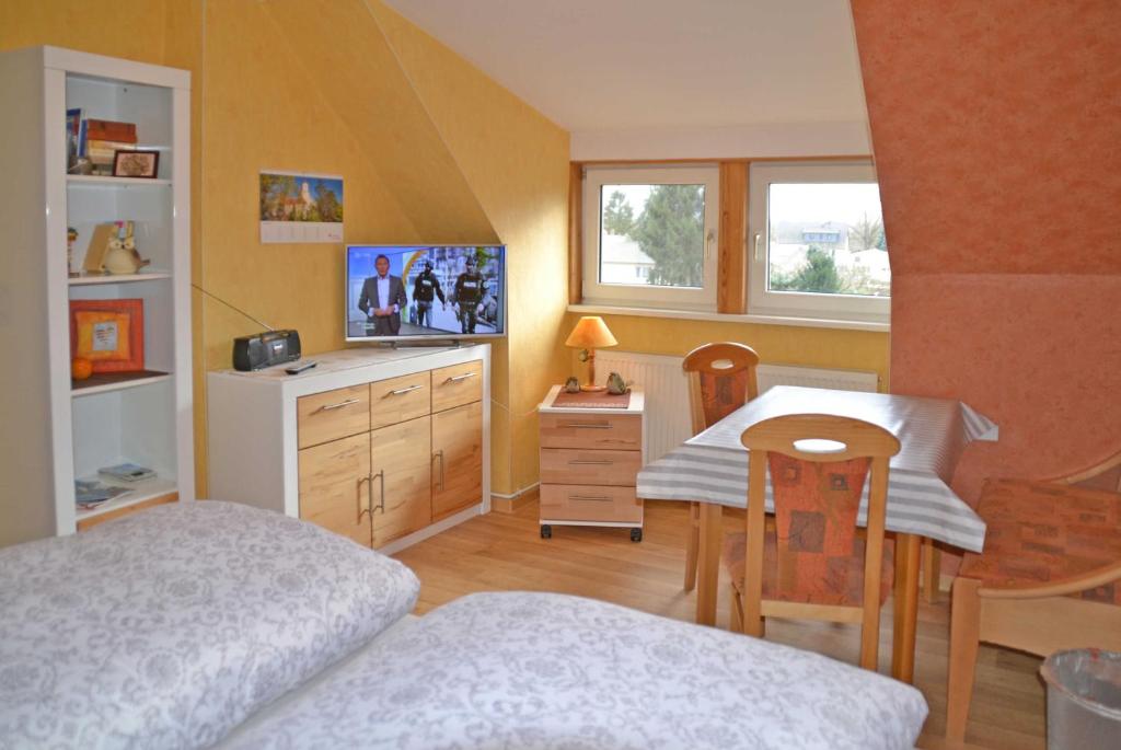 Pension Pusch Inh_ Ursula Pusch - Camera Doppia Con Terrazza