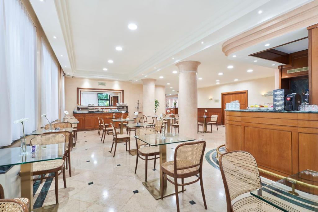 Restaurace v ubytování Hotel Cyrano