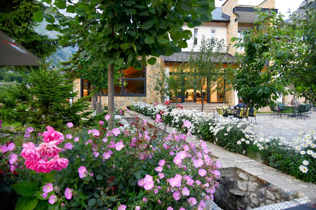 Zahrada ubytování Breezy Hotel