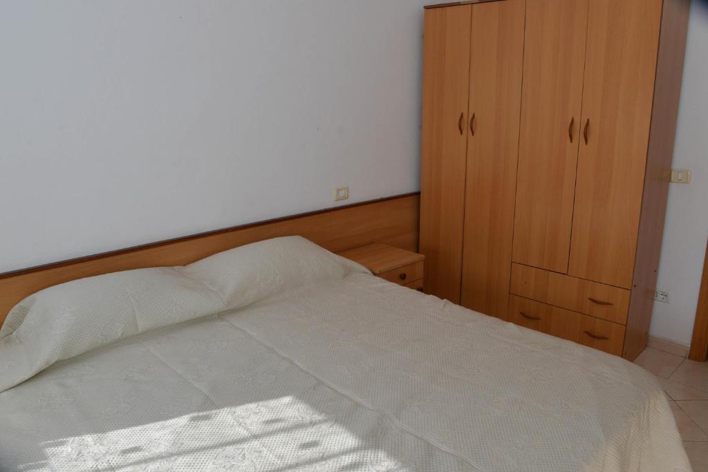 Cheap and Cozy Apartments for rent in Durres 100m by the beach - Image 1