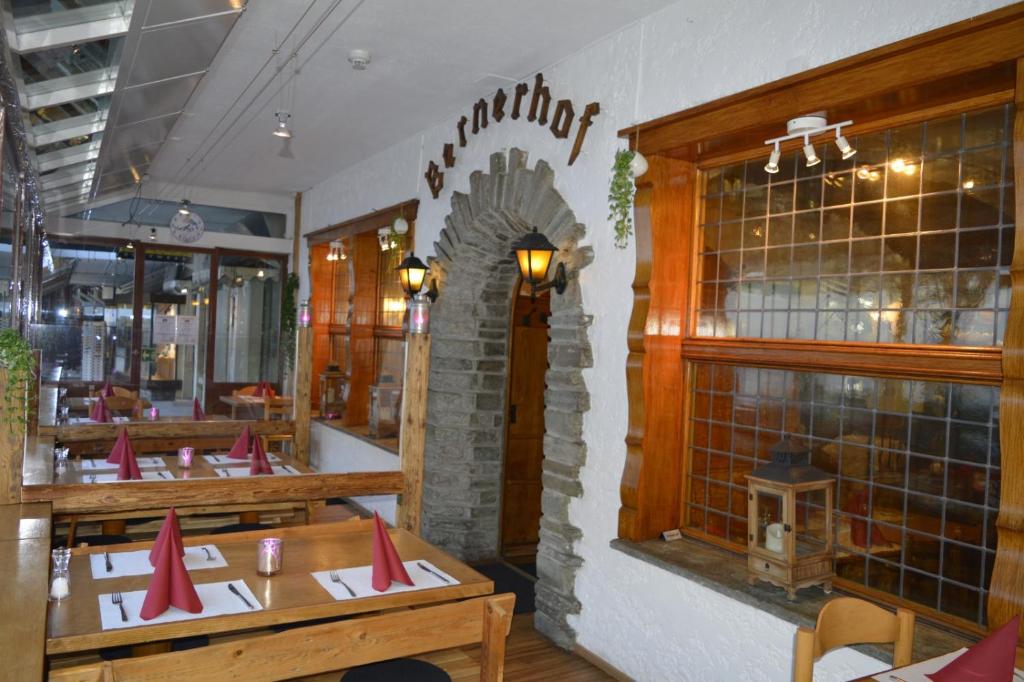 Posezení v ubytování Swiss Lodge Hotel Bernerhof