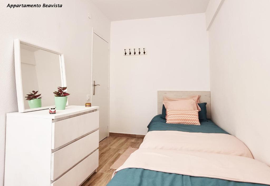 Postel nebo postele na pokoji v ubytování Sublime sea view apartement
