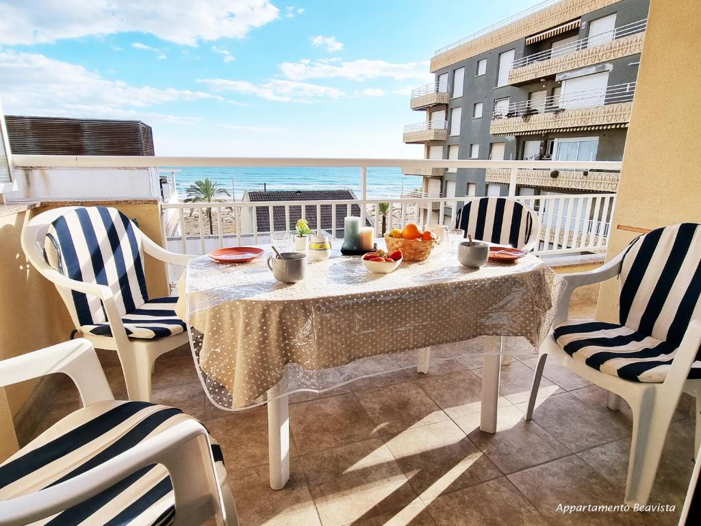 Balkón nebo terasa v ubytování Sublime sea view apartement