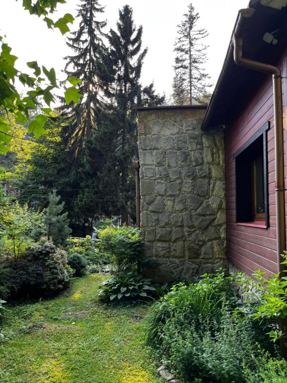 Vonkajšia záhrada v ubytovaní Domek nad potokiem