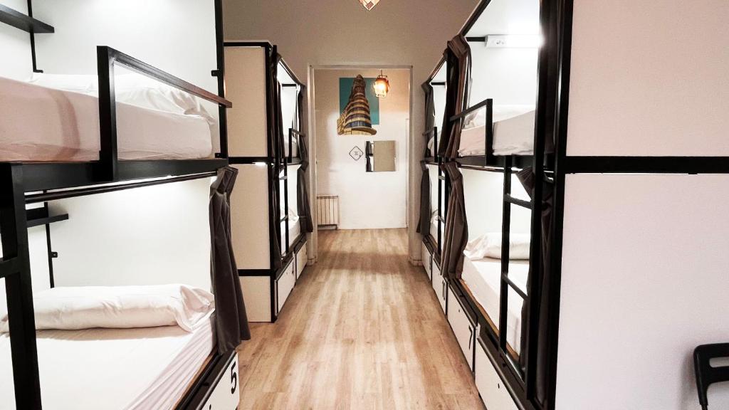 Cama o camas de una habitación en Way Hostel Madrid