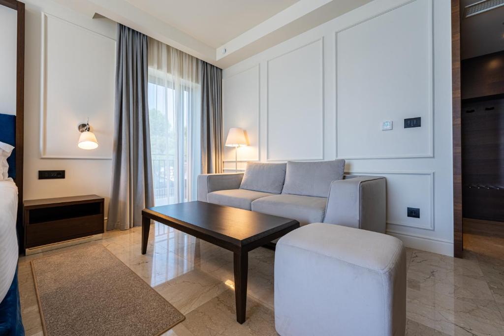 Hotel California by Aycon - 5