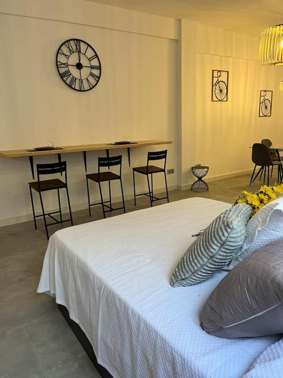 Posteľ alebo postele v izbe v ubytovaní Apartamento en Centro de Málaga