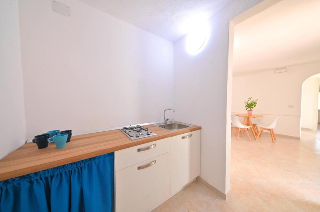 Villa Aida - Apartment With Garden View