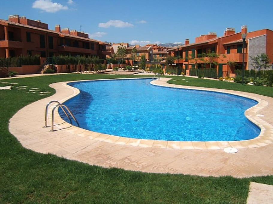 Bazén v ubytování Appartement résidentiel avec jardin et piscine nebo v jeho okolí