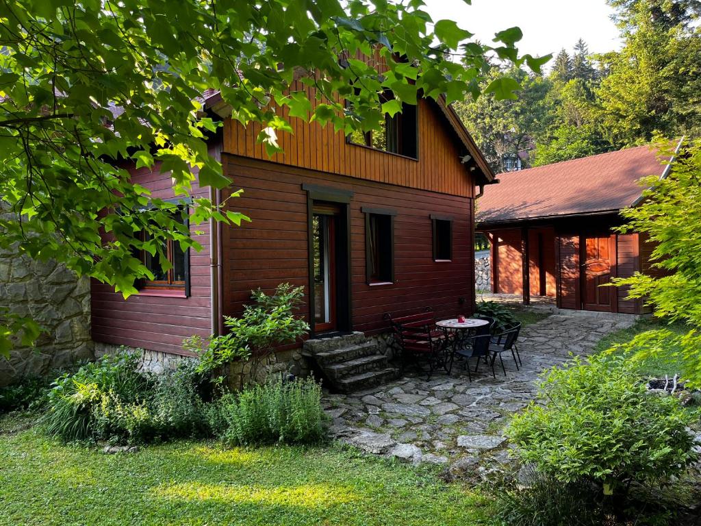 Vonkajšia záhrada v ubytovaní Domek nad potokiem