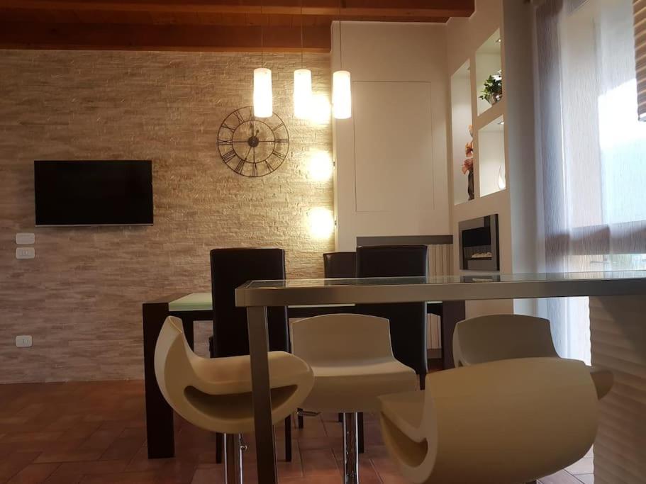 TV a/nebo společenská místnost v ubytování Copelia - Pool and Elegance