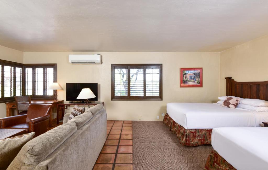 Lodge On The Desert - 