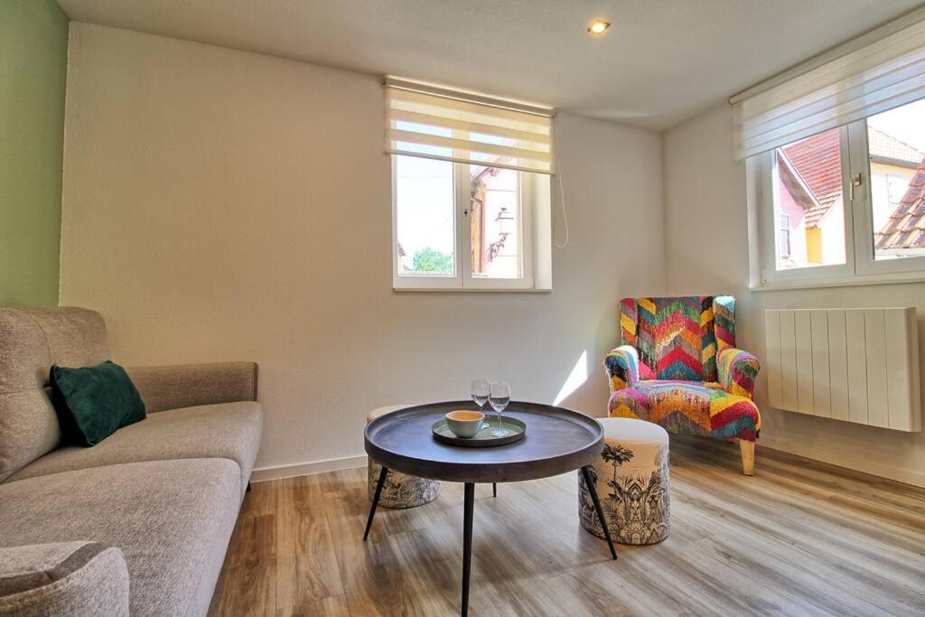 Część wypoczynkowa w obiekcie Logement CHEZ ANTHONE - Proche Obernai, logement pour 1 à 5 personnes
