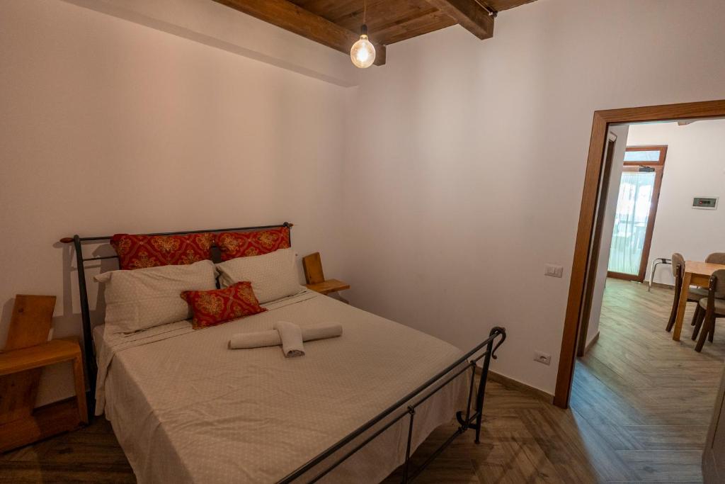 Postel nebo postele na pokoji v ubytování Guesthouse Véni i Gjyshit