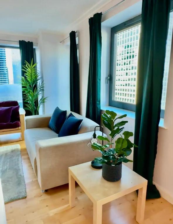 Fotografie z fotogalerie ubytování Spacious Two Bedroom Apartment v Londýně