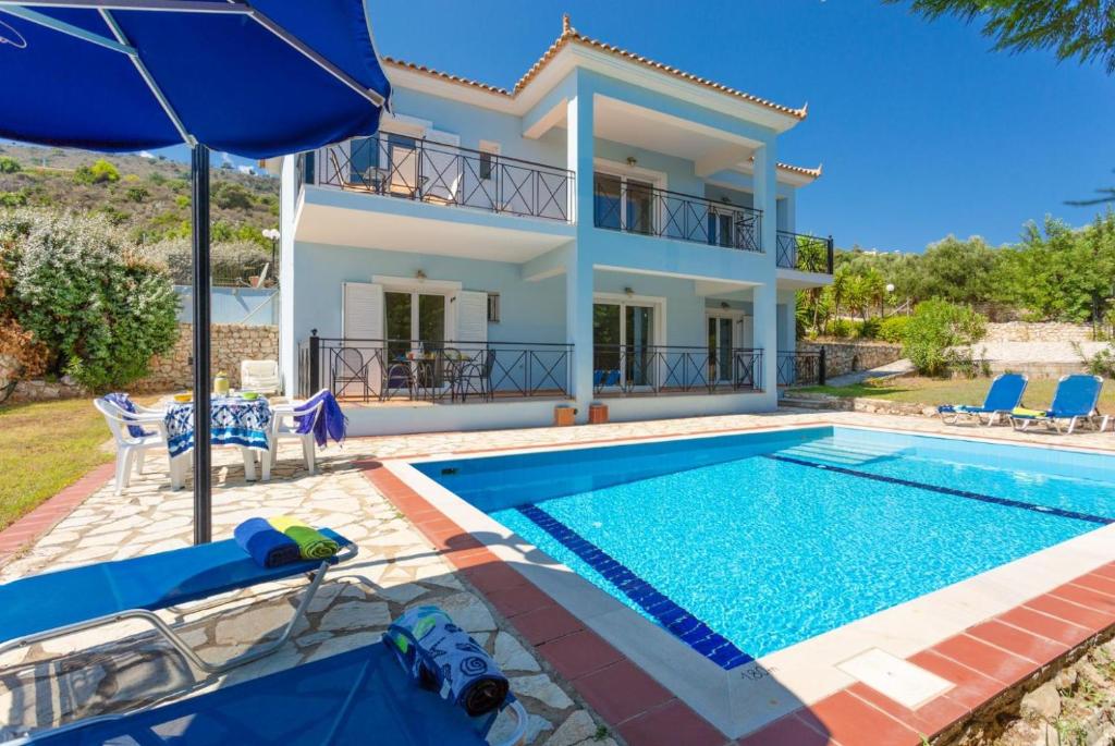 Bazén v ubytování Skala Villa Blue nebo v jeho okolí