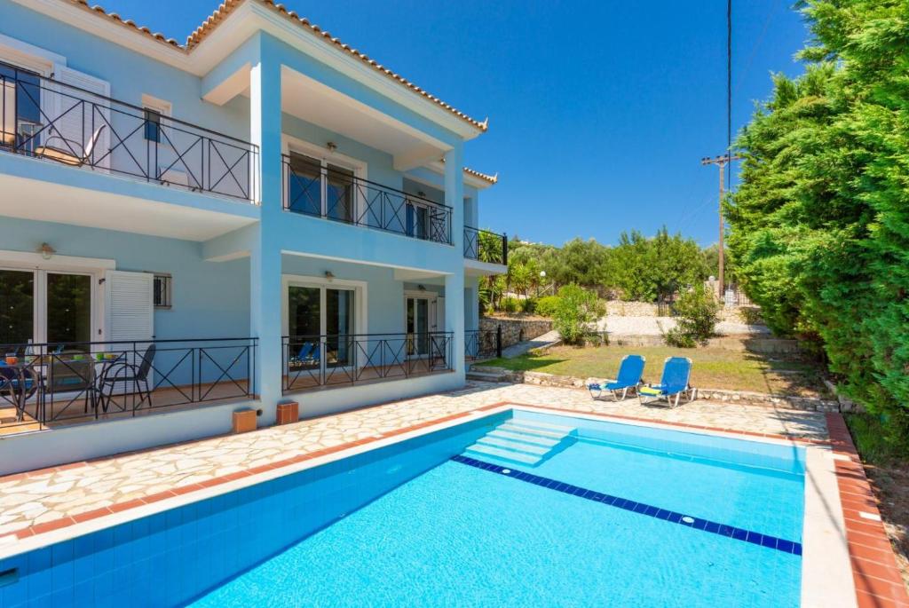 Bazén v ubytování Skala Villa Blue nebo v jeho okolí