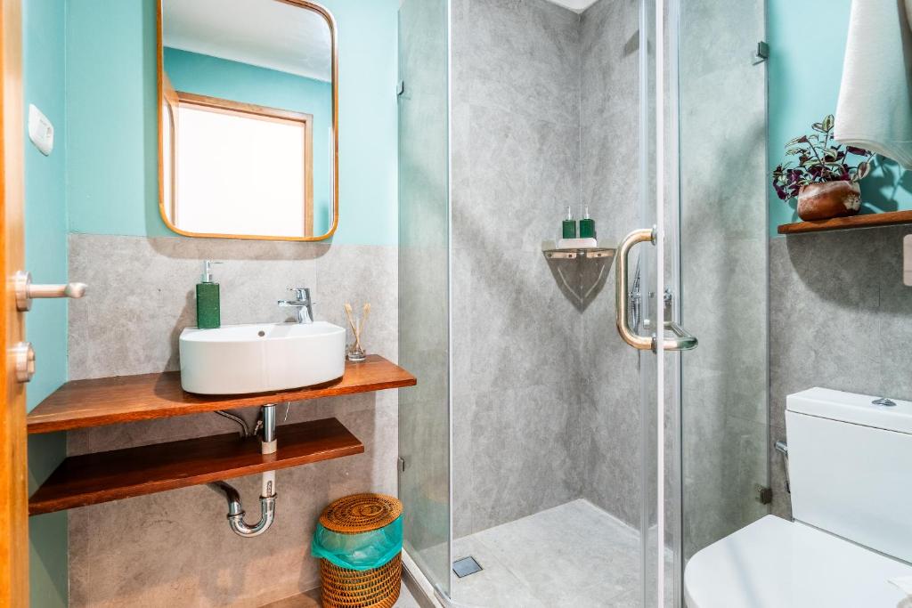 Inlight Lombok Beach Hotel - 9