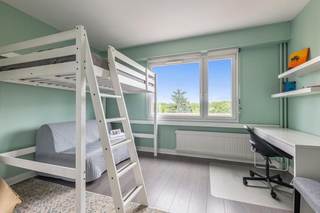 Postel nebo postele na pokoji v ubytování Appartement Chirpaz - Welkeys