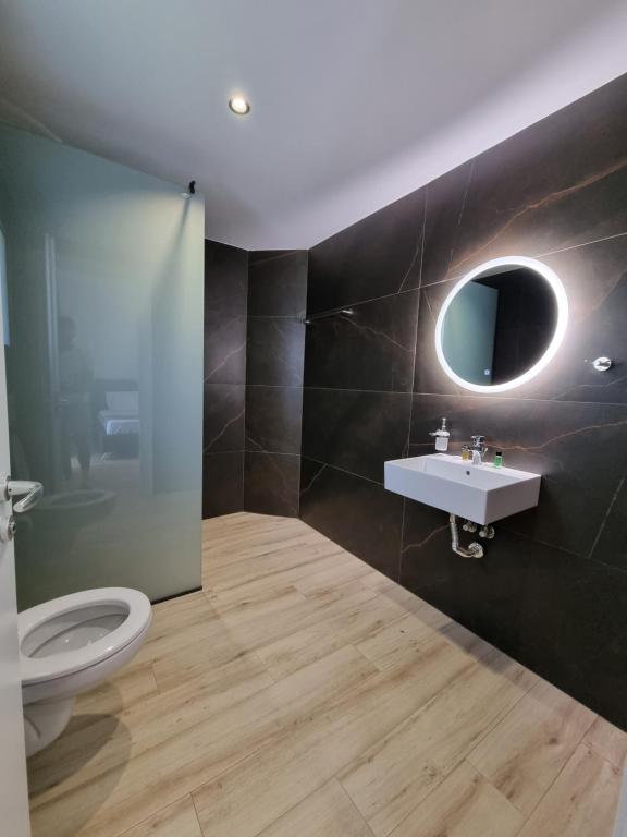 White Villa - Image 3