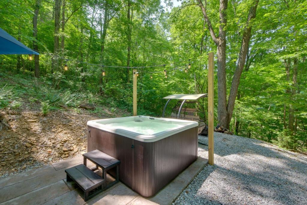 Tiny Home with Hot Tub By Mohican State Park!, Loudonville – Updated 2024  Prices