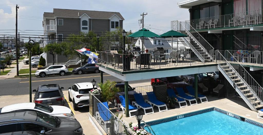 Bazén v ubytování Grecian Garden Motel nebo v jeho okolí
