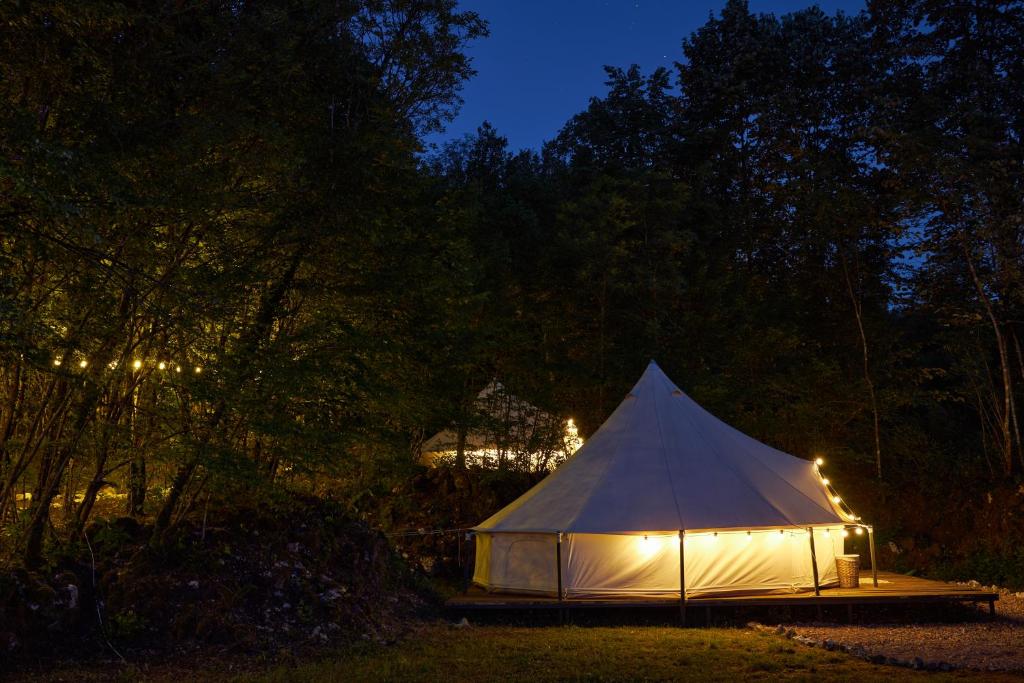 Fotografie z fotogalerie ubytování glamping Shangri la v destinaci Boguti