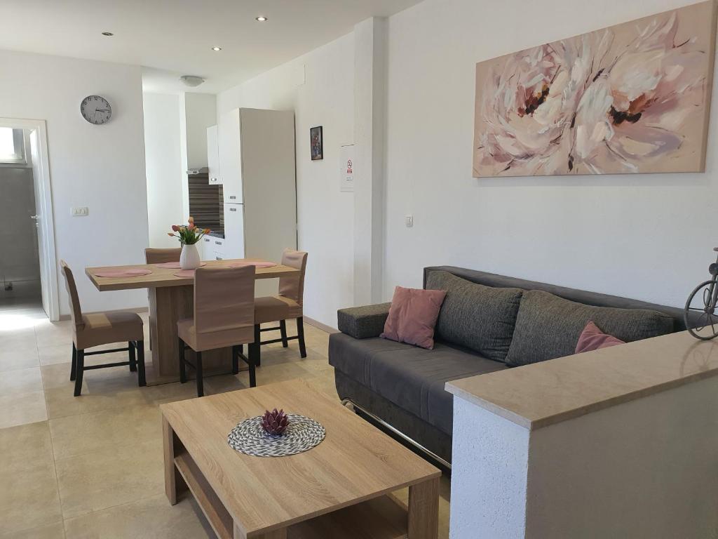 Posedenie v ubytovaní Apartment Radoš