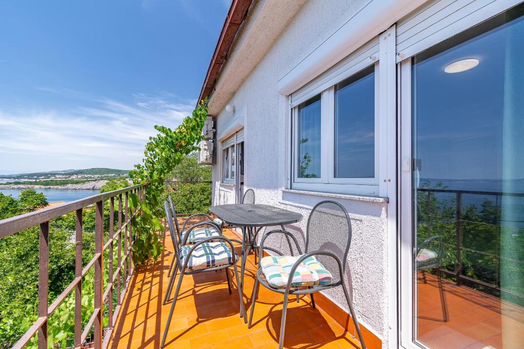 Balkon lub taras w obiekcie Apartments by the sea Klenovica, Novi Vinodolski - 5557