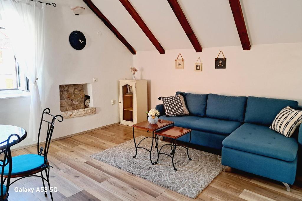 Posezení v ubytování Apartments and rooms by the sea Vis - 2452