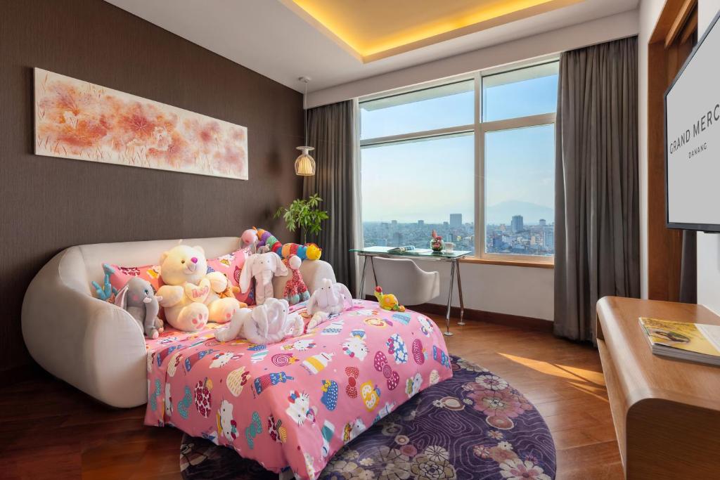 Family Suite - High Floor with Executive Lounge access
