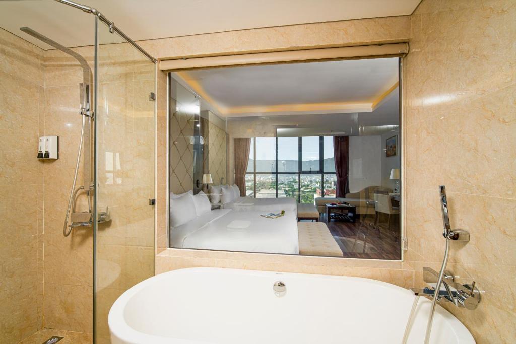 Koupelna v ubytování Luxtery Hotel & Spa
