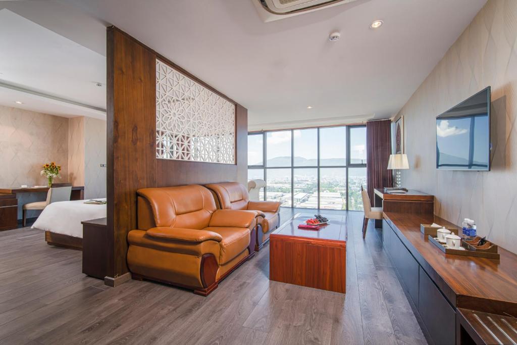 King Suite with Bathtub and In-room sauna