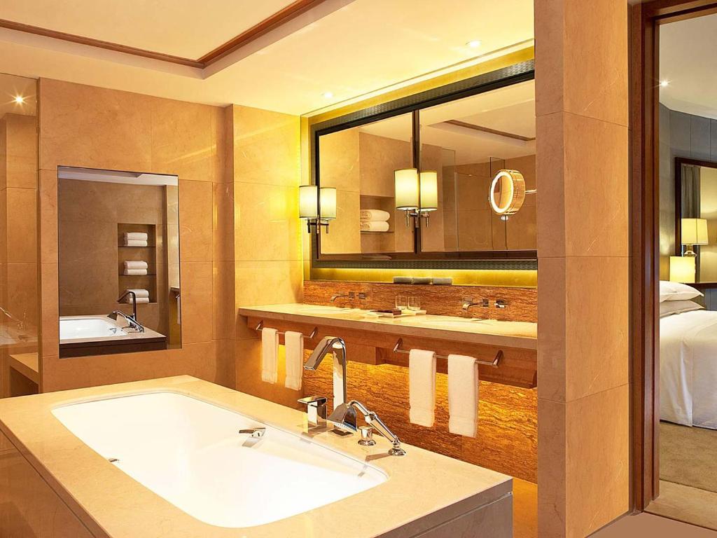 Koupelna v ubytování Sheraton Qiandao Lake Resort