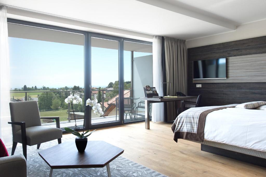 Bio- und Wellnesshotel Alpenblick - Junior Suite With Balcony And Panorama View