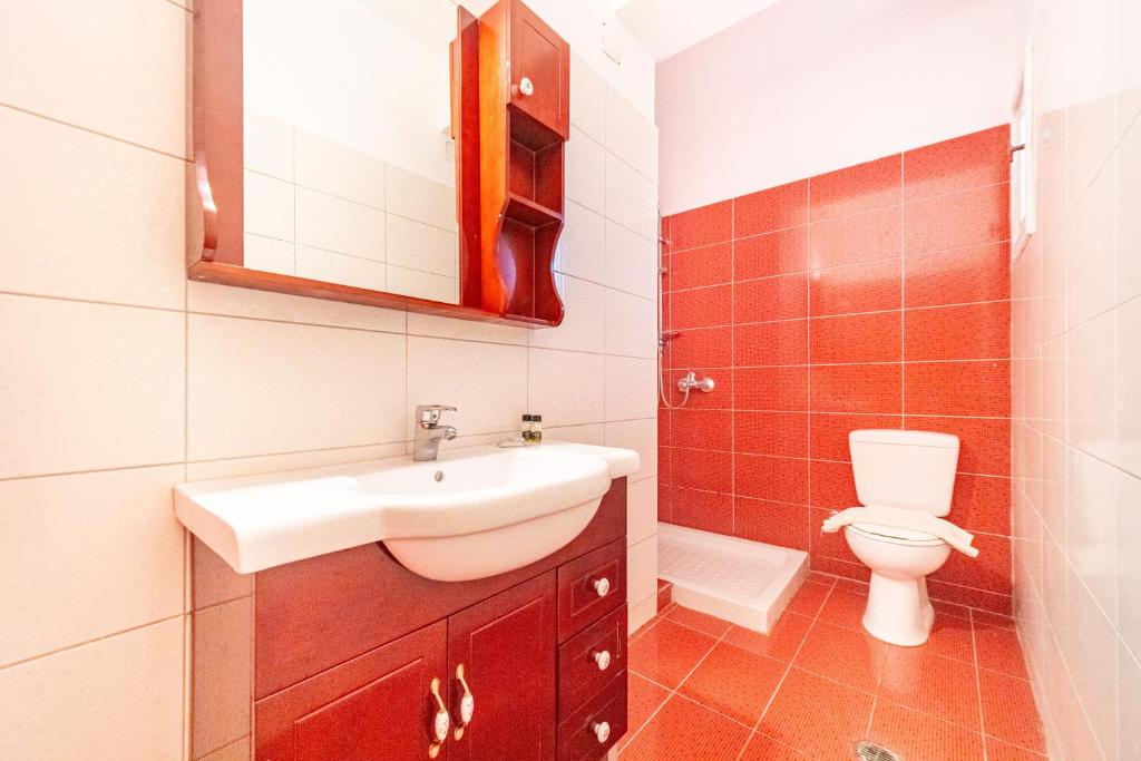 A bathroom at Arianna Studio Ground Floor 4