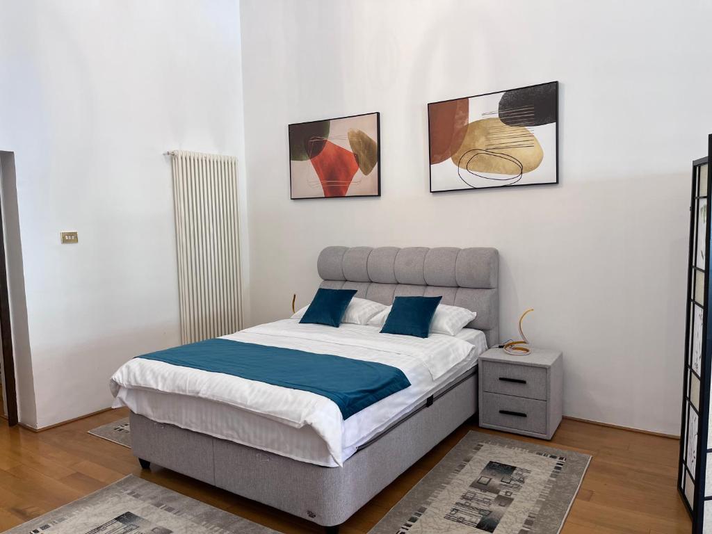 En eller flere senge i et værelse på Joben Residence