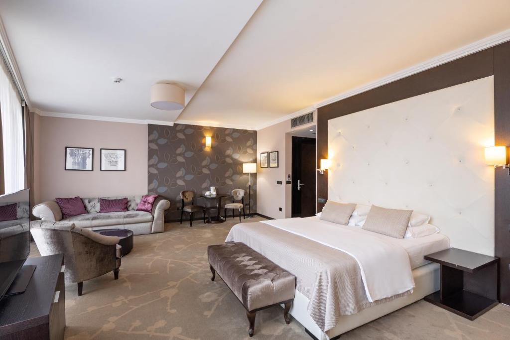 Hotel Constantine the Great - Deluxe Double Room