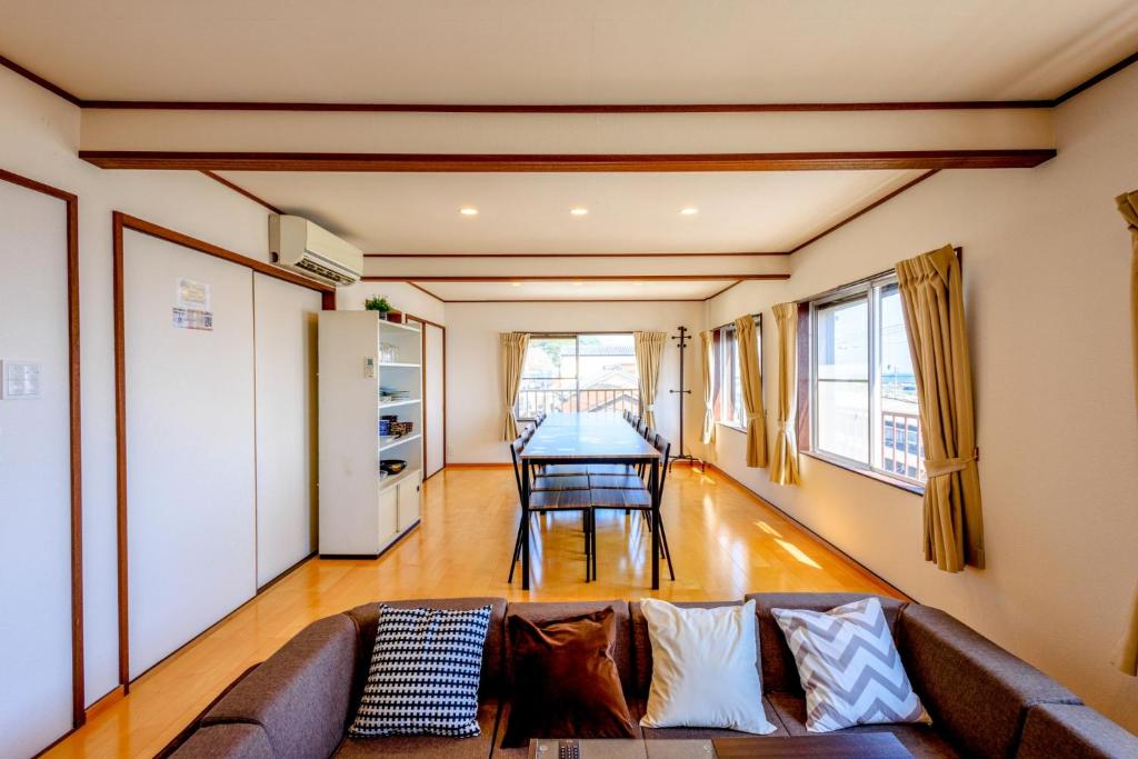 Posezení v ubytování 南知多Seaside Villa