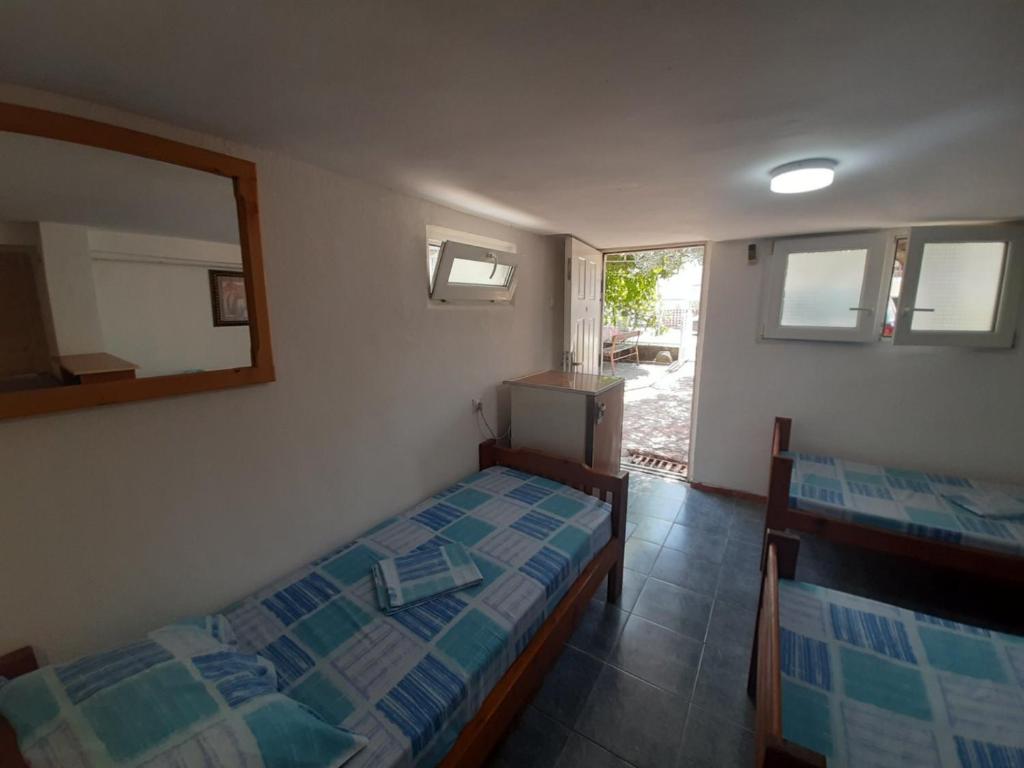Foto da galeria de Apartmani Sutomore em Sutomore