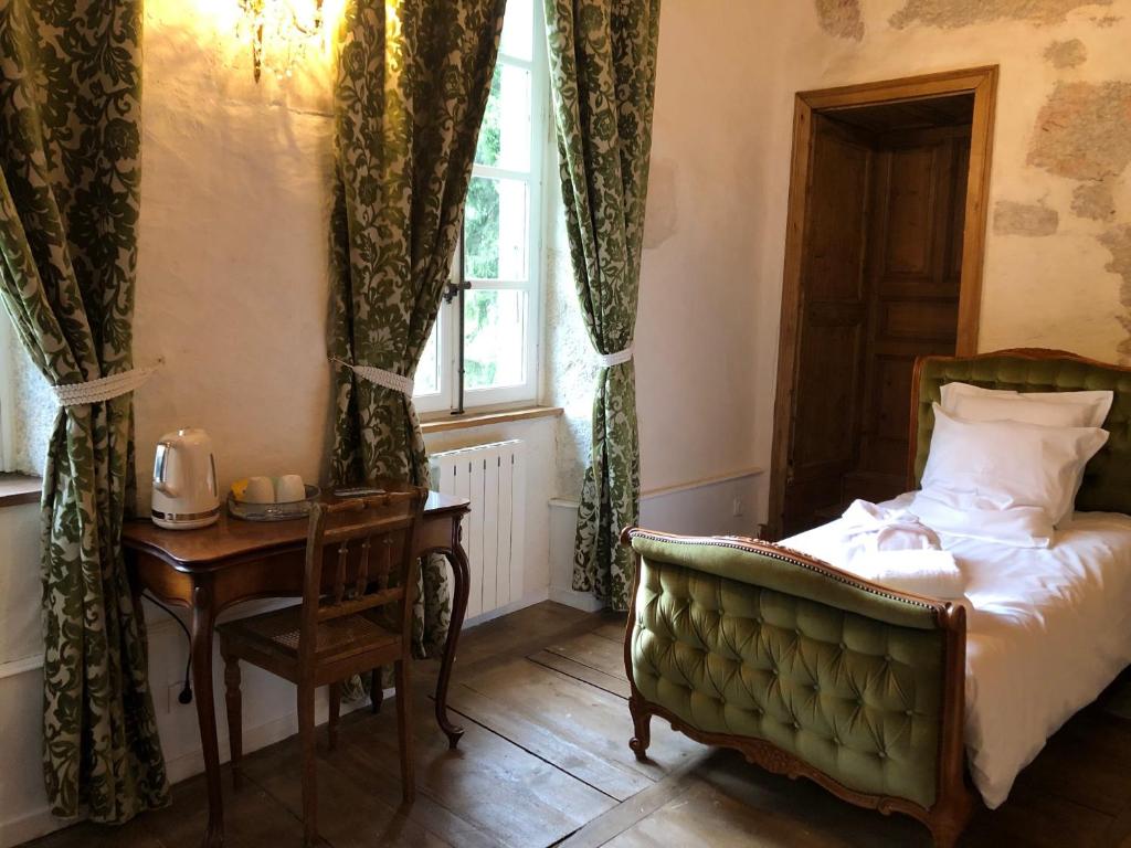 Domaine du Très-Haut - Château de Montanges - Sala Familiar Con Vista Al Jardín