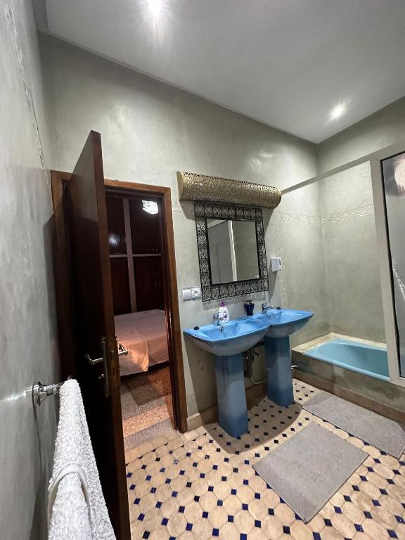 Koupelna v ubytování Riad Annada