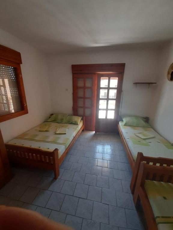 Foto da galeria de Apartmani Sutomore em Sutomore