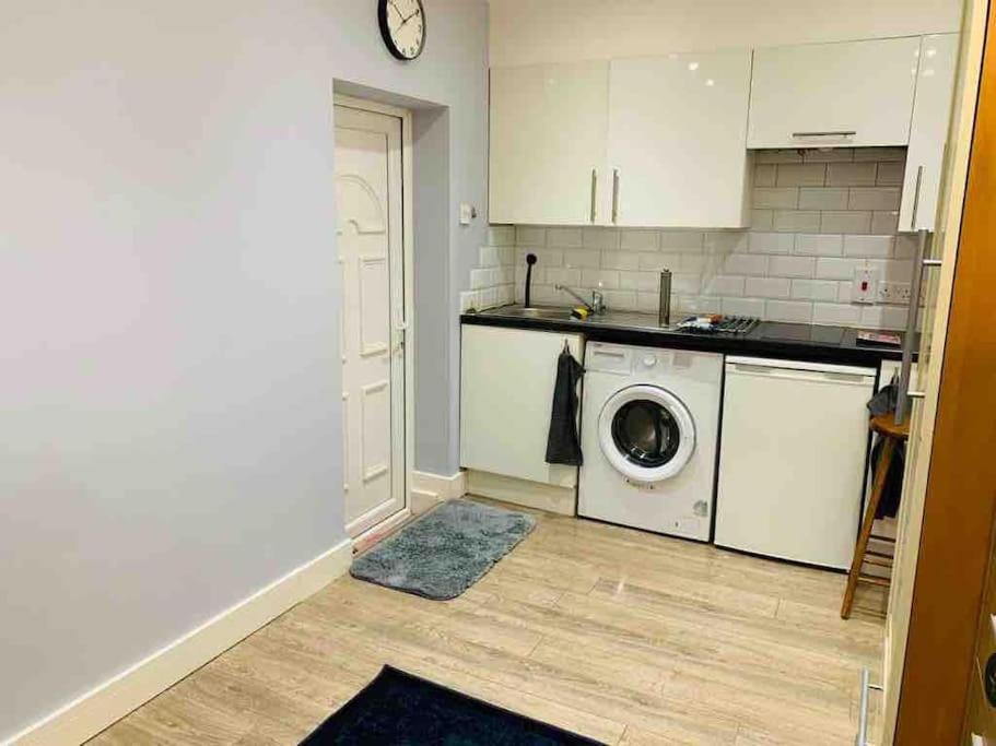 Gallery image of Bed & Bath Studio in Brentwood