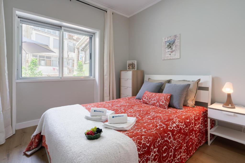 Host Wise - Modern Flats with Stunning Terrace or Balcony - Central Location