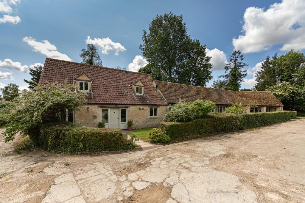 The Long Barn, Tetbury (updated prices 2024)
