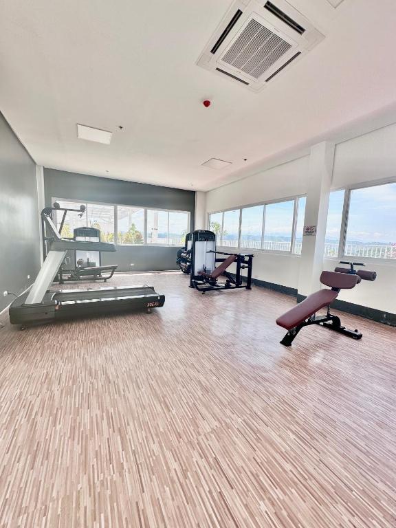 Scandinavian 1 BR beside SM CDO w POOL and Netflix photo